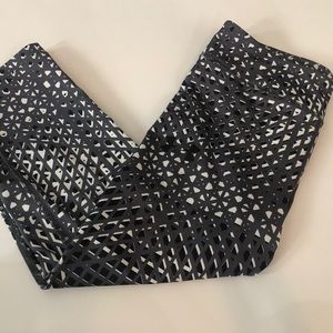 Under Armour Youth medium cropped leggings